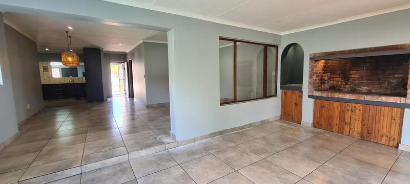 4 Bedroom Property for Sale in Fraaiuitsig Western Cape